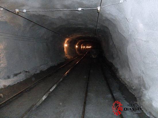 煤礦井下主要運輸線路軌道鋪設量應滿足什么？