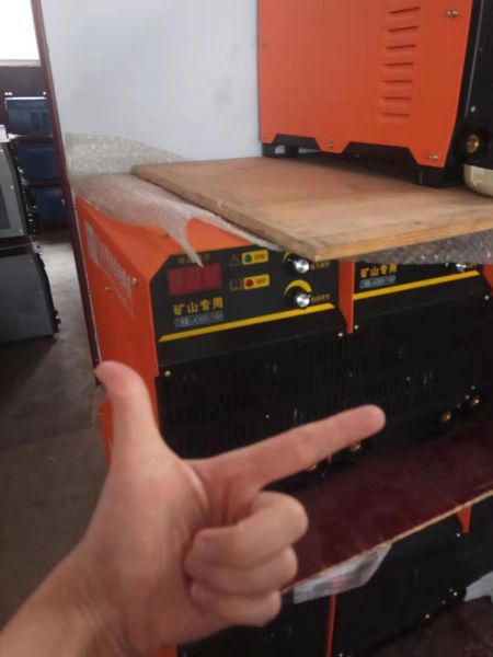 礦井專(zhuān)用電焊機(jī)