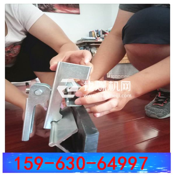 鍍鋅夾持器  夾持器導(dǎo)料槽  角鋁夾持器   潤物細無聲